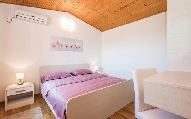 Nice Home in Banjol With Wifi and 3 Bedrooms