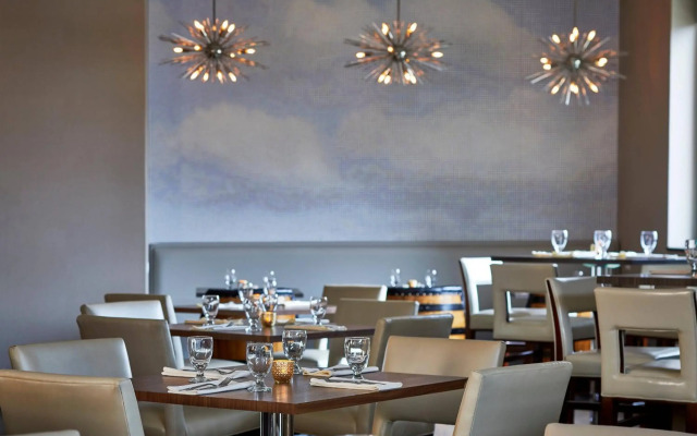 Renaissance Chicago Glenview Suites Hotel