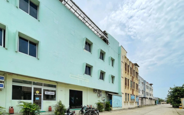 RedDoorz near Soekarno Hatta Airport 3