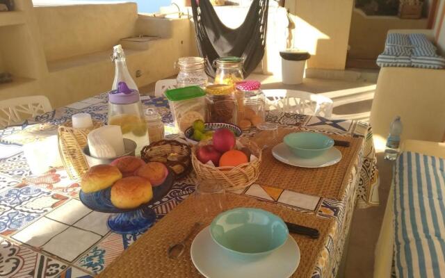 Alicudi Giardino dei Carrubi- al gradino 365