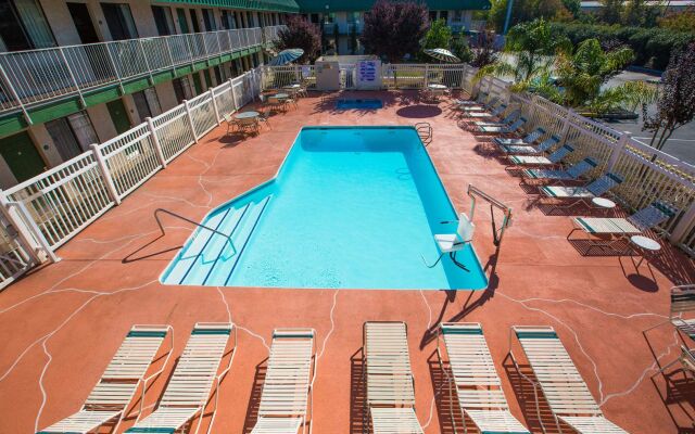 University Inn Fresno