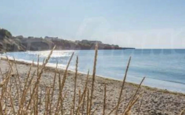 Sea View 1 Bed Apartment With Stunning Ocean Views