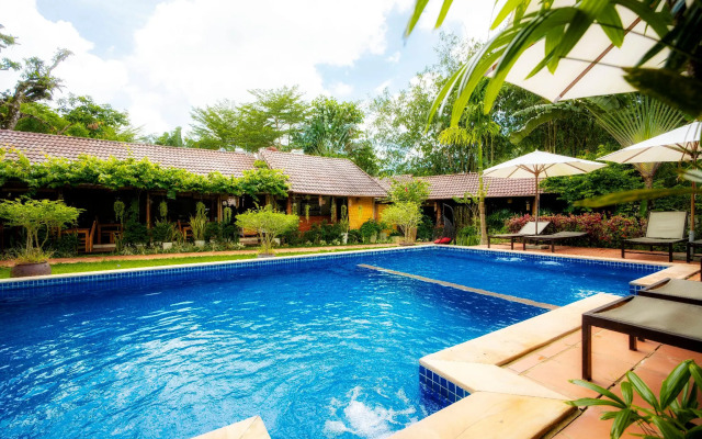 La Mer Resort