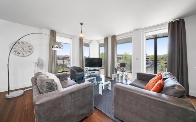Kennet House Superior Serviced Apartment