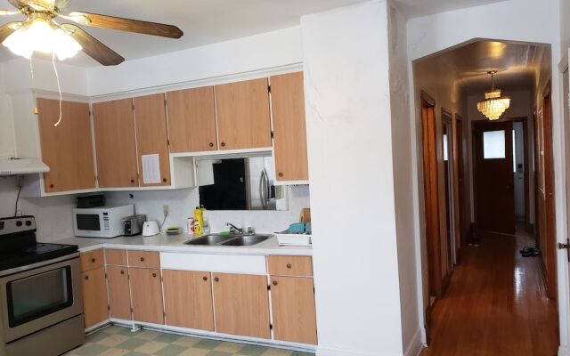 Apartment near Metro Monk Station