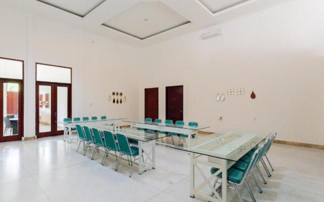 RedDoorz Plus near Ragunan Zoo