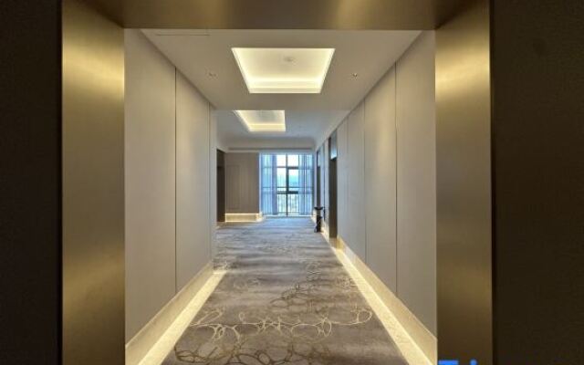Ying Shan Hong Jinling Grand Hotel