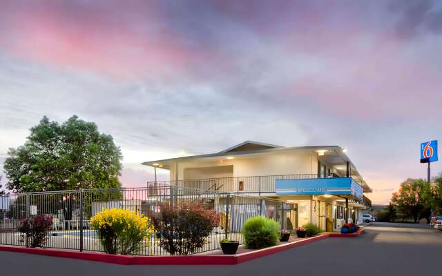Motel 6 Gallup, NM