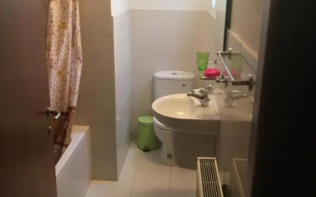 Alex Residence 103