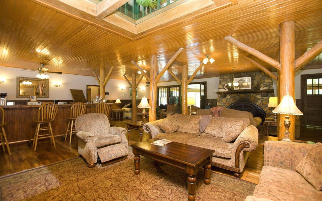 Highland Lake Inn & Resort