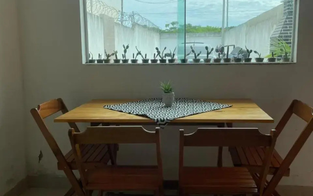 Casa Duplex 2 quartos com amplo quintal