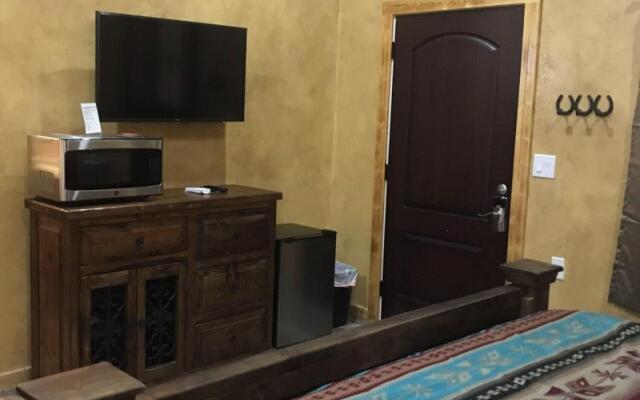 Paisano Village RV Park & Inn