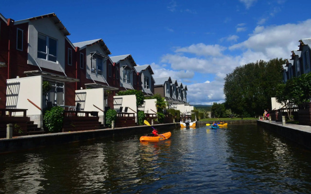 Twinlake Villas