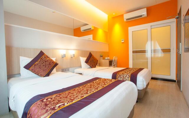 Orange Premier Hotel Taman Segar