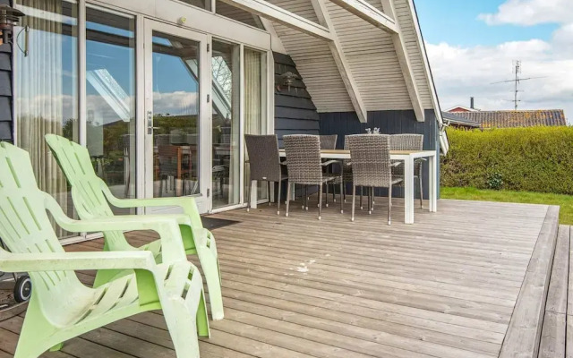 6 Person Holiday Home in Hejls