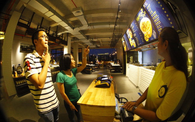 YELLO Hotel Jemursari Surabaya