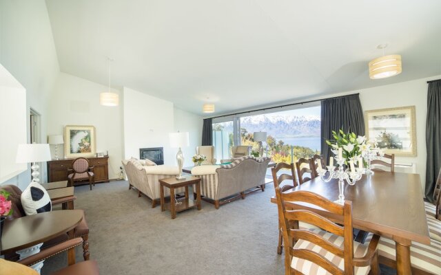 Gemini Lakeview Villa