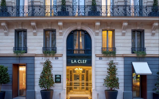La Clef Tour Eiffel Paris by The Crest Collection