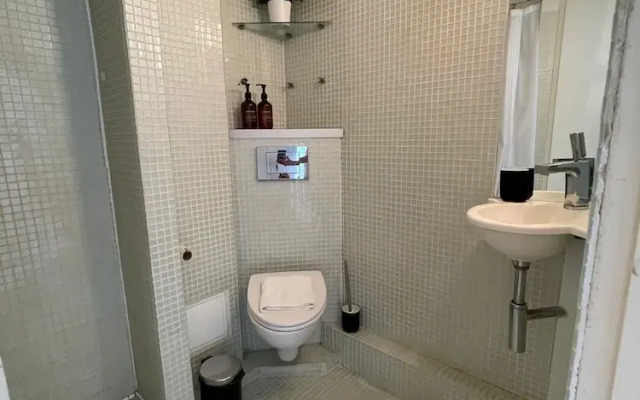 Elegant Apartment In Central
