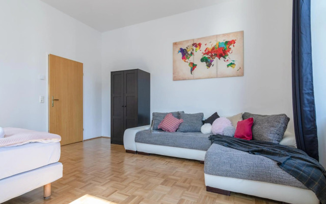 Yeshello Elegant Apartment near Central Vienna