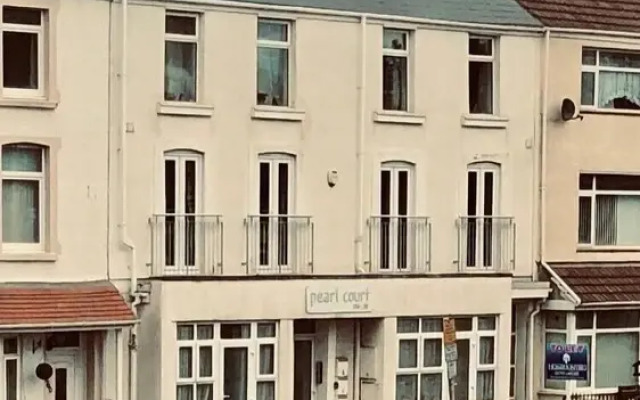 Pearl Court