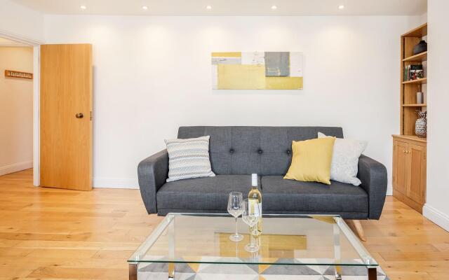 Great Mayfair Apartment - Sleeps 6