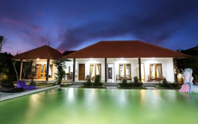 Green Papaya House
