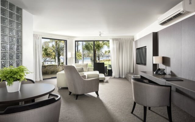 Pier 21 Riverside Apartment Hotel