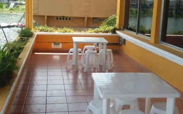 Express by Maya Inn Hotel