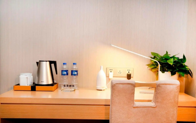 Lavande Hotel (Xi'an Fengcheng 1st Road Youth Center Metro Station Branch)