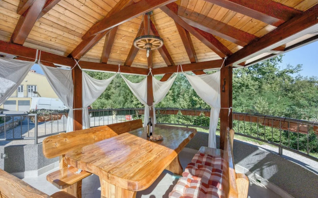 Pool House Klarina