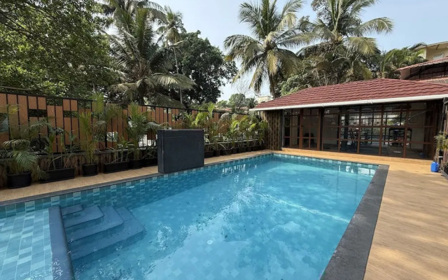 Stylish 1BR With Pool 5 Mins to Candolim Beach