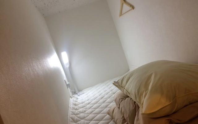 bnb+ Costelun Akiba - Hostel, Caters to Women