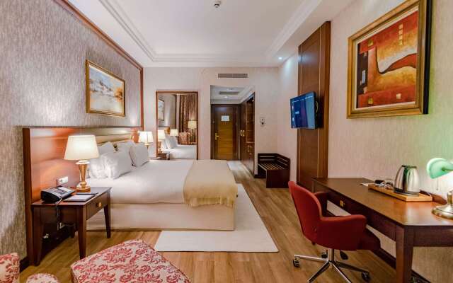 Wellborn Luxury Hotel