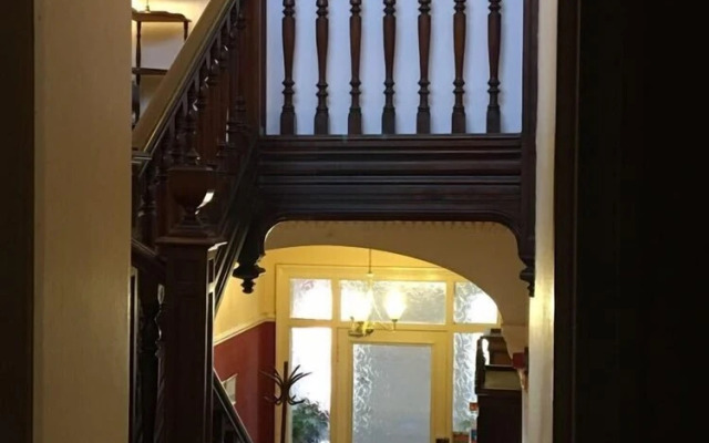 Rowanbank House