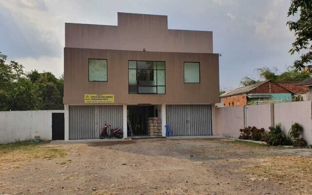 Naz Guesthouse Syariah by RedDoorz