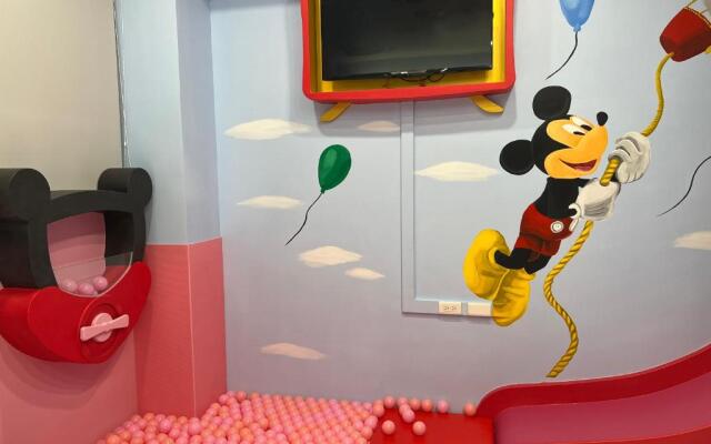 Fun Holiday Hostel
