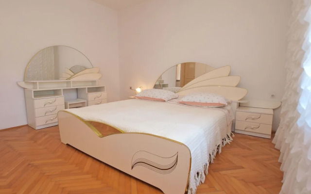 Apartment 1341