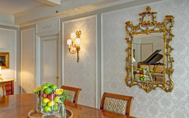 Hotel Elysee by Library Hotel Collection