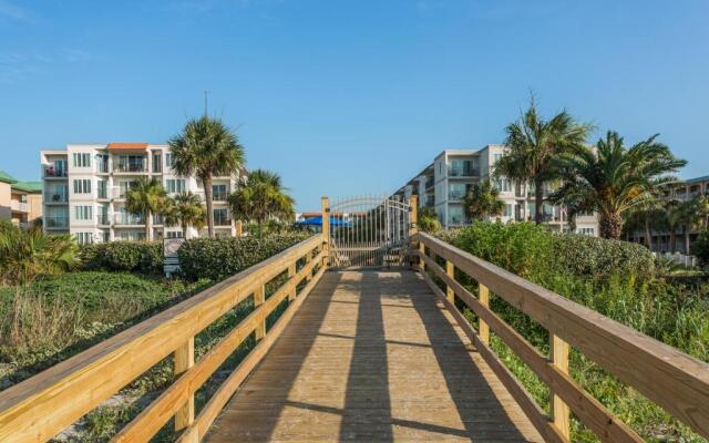 Beach Club 208