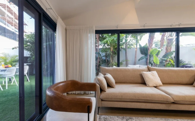 Huge Pampering Villa 5 BR with Jacuzzi