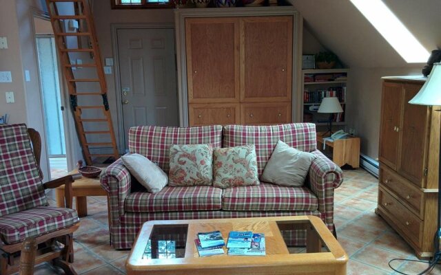 Knightswood Carriage House Tourist Home