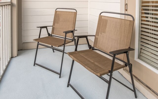 2 BR Suite with balcony by Frontdesk