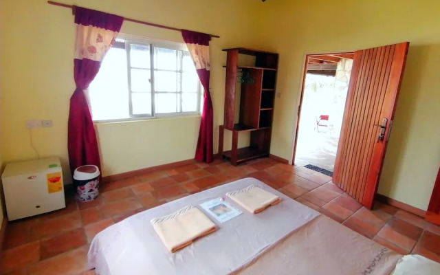 Afro Beach Eco Resort