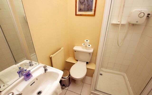 15 Merchiston Gardens Bed and Breakfast