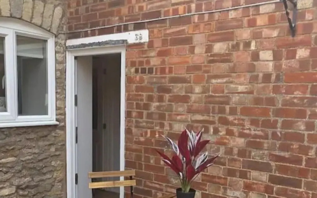 2 Bed - Work - Holiday - Pets Welcome - Parking