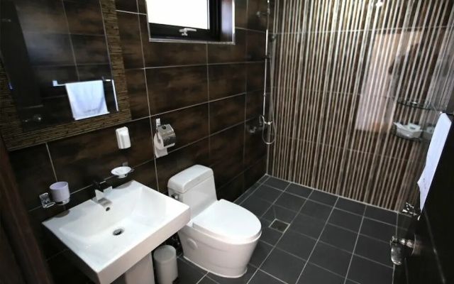 The Hill Pool Villa Pension