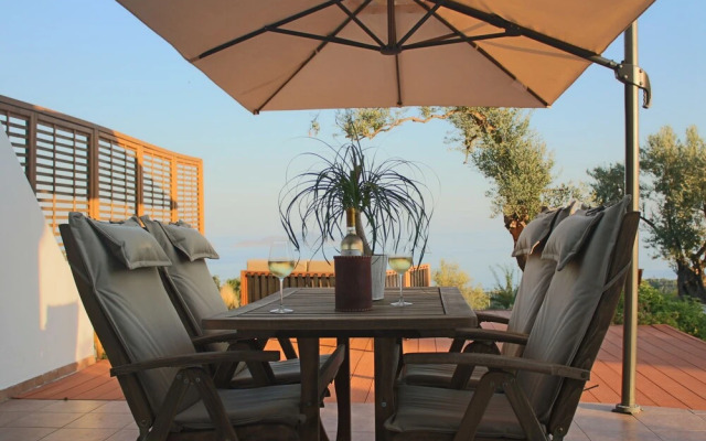 The Infinity 180 Luxury Suites - Adults Only