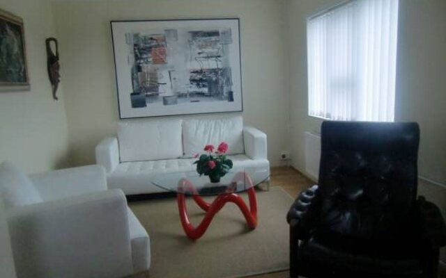 Steinar Guesthouse