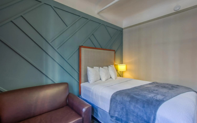 Ram's Hotel